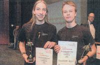 Lasse Bruhn (rechts) von der Integrierenden Gemeinschaftssschule Neumünster und Marc Schulz von der Alexander-von-Humboldt-Schule wurden für ihren Film „Friedrich Erbt“ mit einem ersten Platz beim SchülerMedienPreis ausgezeichnet.