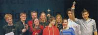 Jubel auf der Bühne: Die Gewinner der Medienpreise Schleswig-Holstein freuten sich über ihre Auszeichnungen - mit dem Siegergeld wollen sie neue Projekte angehen.